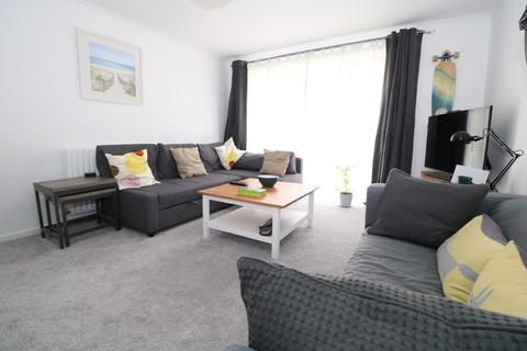 2 bedroom flat to rent, South Terrace, Dorking