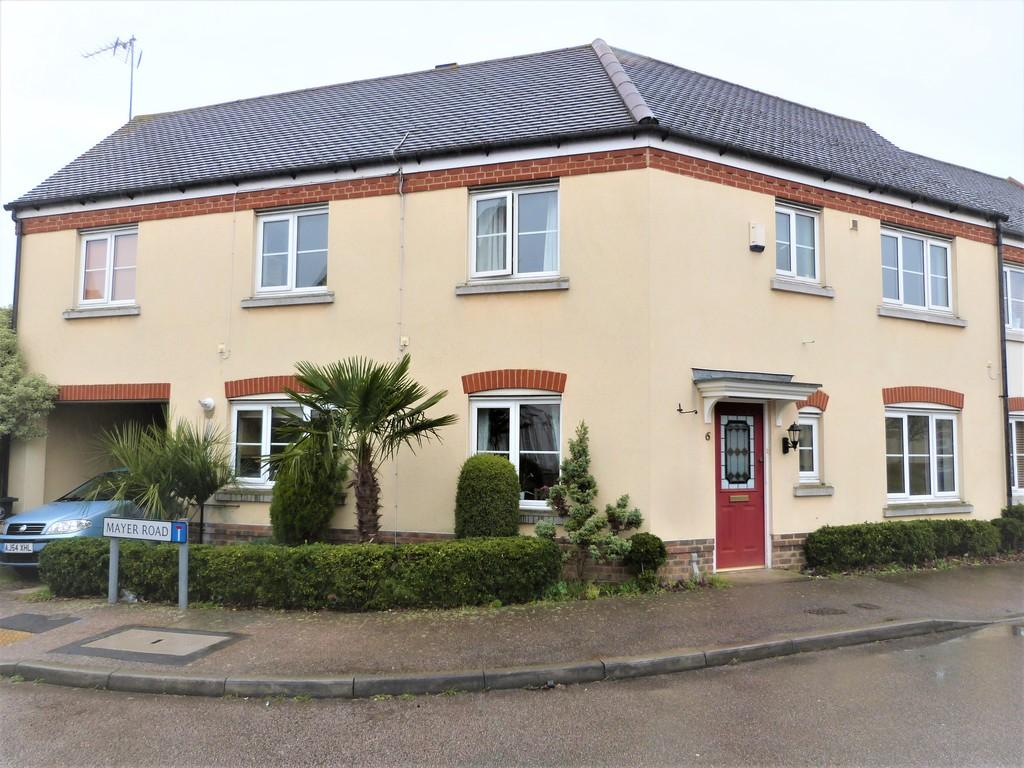 Deer Park Way, Waltham Abbey 4 bed semidetached house £469,995