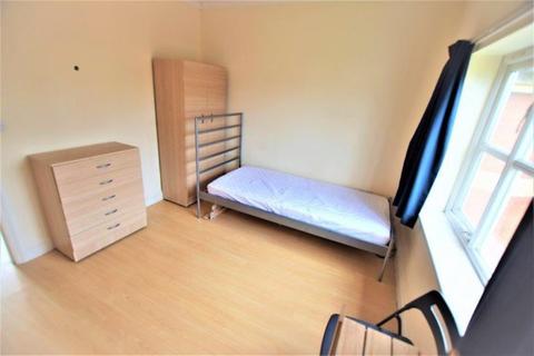 3 bedroom apartment to rent - Capstan Place, Colchester, CO4 3GH