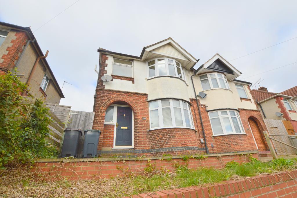 Crawley Green Road, Round Green, Luton, Bedfordshire, LU2 0QJ 3 bed