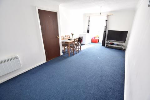 2 bedroom flat for sale - Dorrington Close, Luton