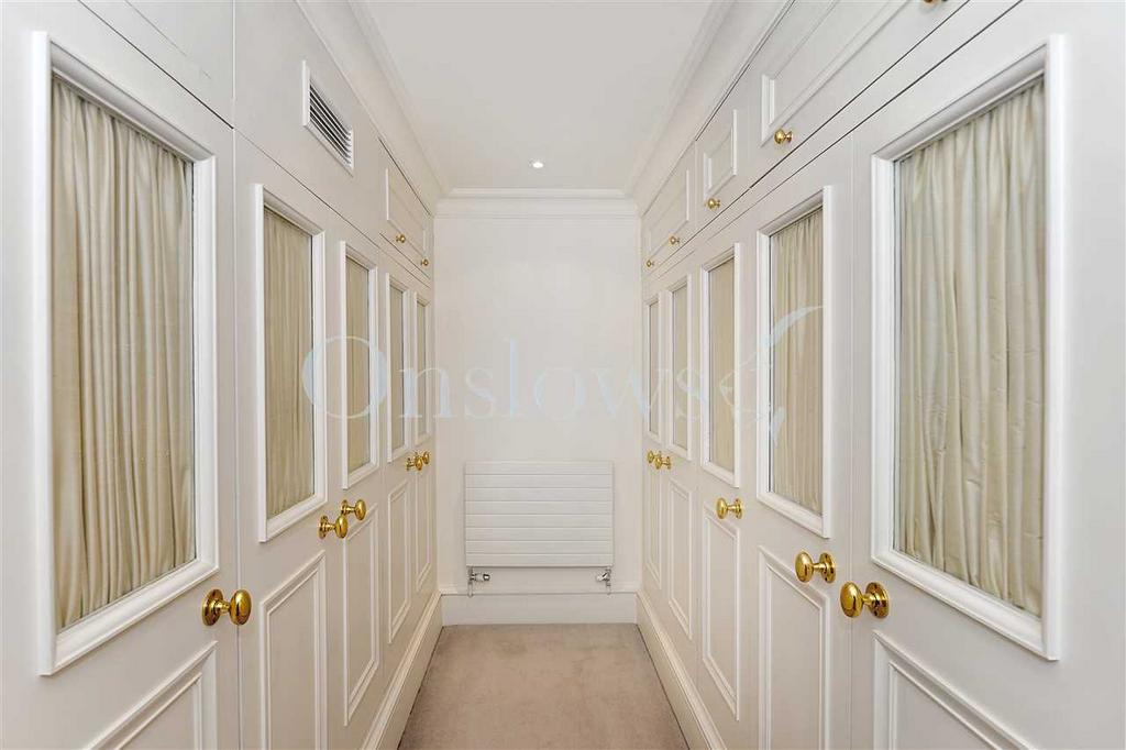 Walk in Wardrobe