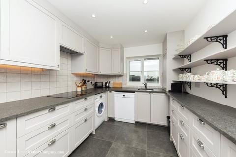 2 bedroom flat to rent, Beaumont Court, Wimbledon