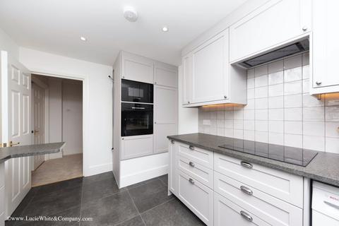 2 bedroom flat to rent, Beaumont Court, Wimbledon
