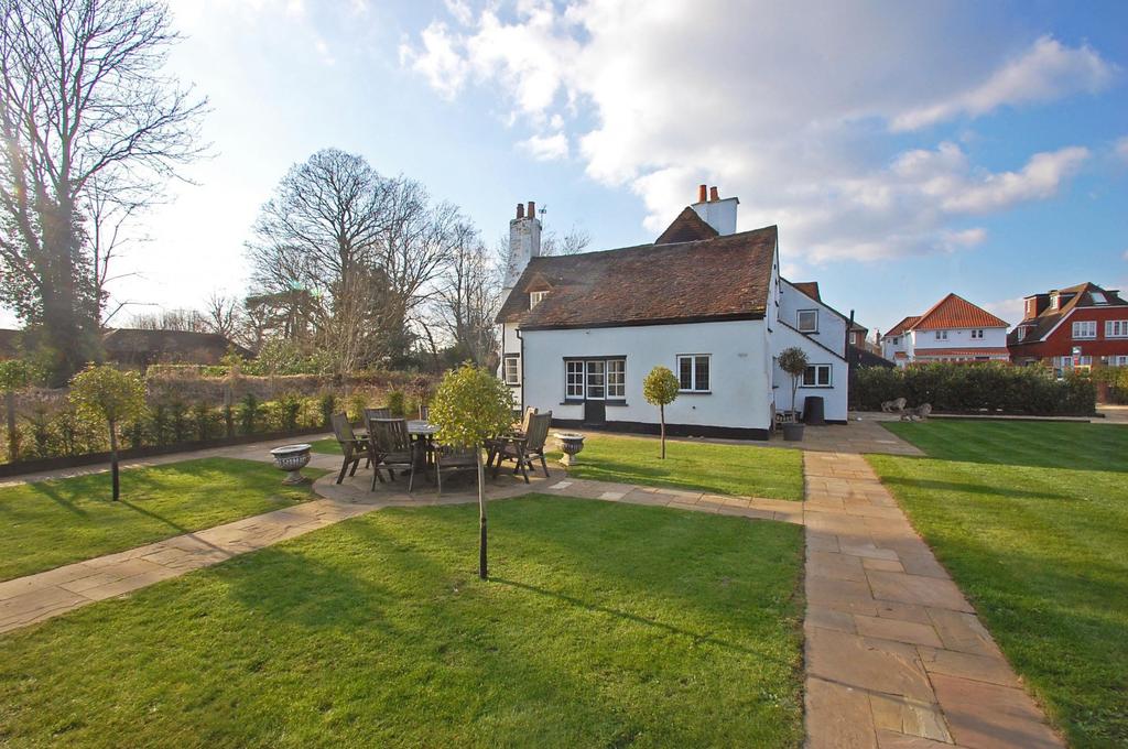 Three Households, Chalfont St Giles, HP8 5 bed detached house for sale