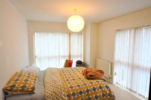 2 bedroom flat to rent, Regent Street