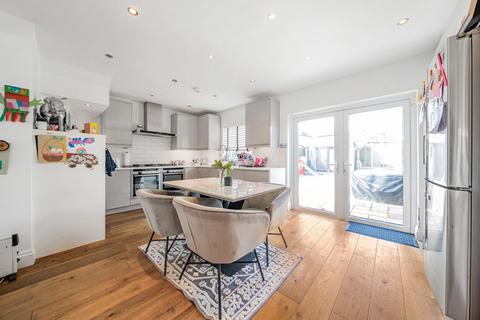 90 Melthorne Drive, Ruislip, HA4 0TR