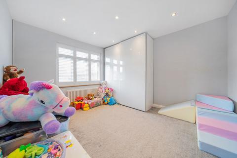 90 Melthorne Drive, Ruislip, HA4 0TR
