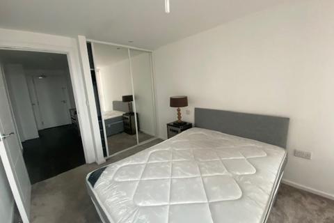 2 bedroom penthouse to rent, Marco Island, Huntingdon Street