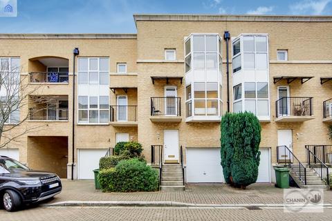 4 bedroom townhouse to rent, Royal Court, Rotherithe SE16