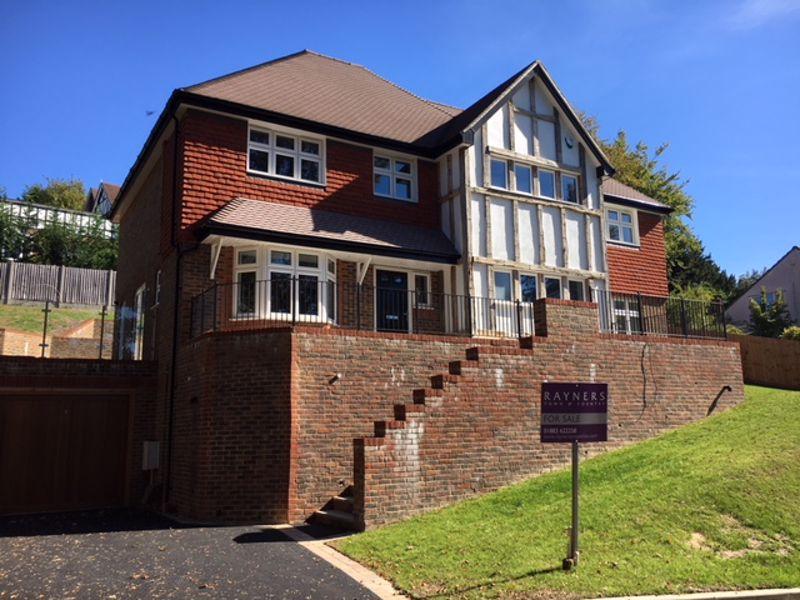 Westview Road, Warlingham 5 bed detached house £1,000,000