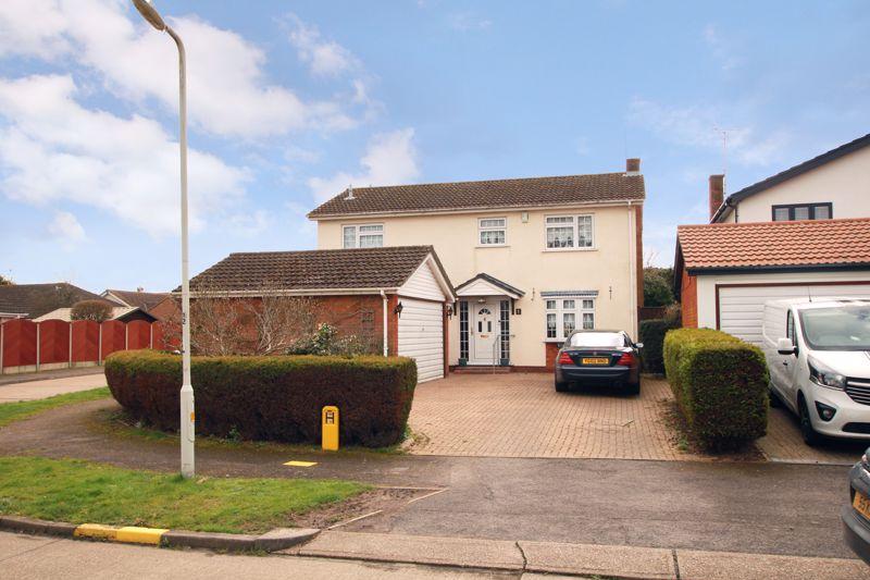 Riverside Walk, Wickford 4 bed detached house £575,000