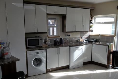 4 bedroom semi-detached house to rent - Brighton BN2