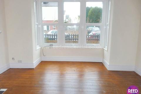 2 bedroom flat to rent, Cranley Ave, Westcliff On Sea
