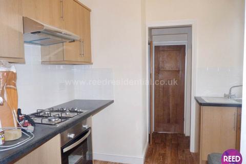 2 bedroom flat to rent, Cranley Ave, Westcliff On Sea