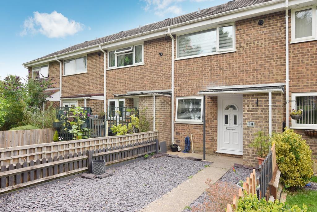Avondown Road, Durrington, Salisbury, SP4 8ET 2 bed terraced house £
