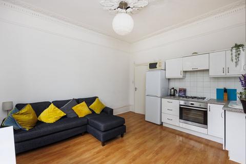 2 bedroom flat to rent, Wray Crescent, London, N4