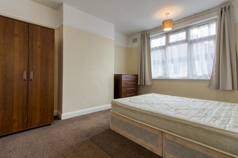 2 bedroom flat to rent, Ridgemount Close, London SE20