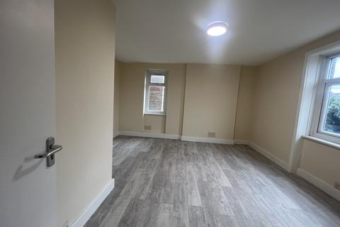 1 bedroom in a flat share to rent, Chamberlayne Road, KENSAL GREEN, LONDON NW10 3JE