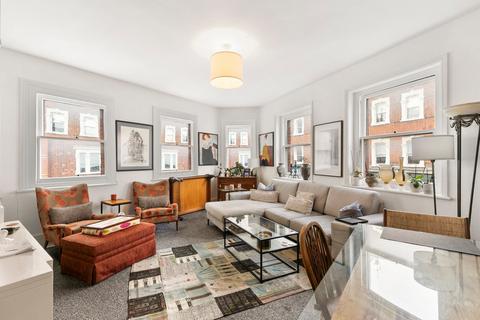 3 bedroom flat to rent, Fulham Road, London
