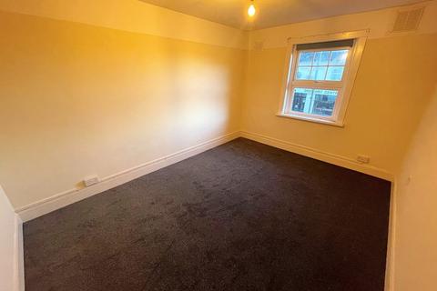 2 bedroom flat to rent, Highland Road, Southsea