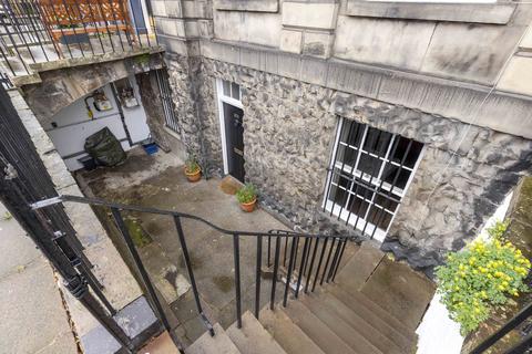 4 bedroom apartment to rent, Great King Street, New Town, Edinburgh