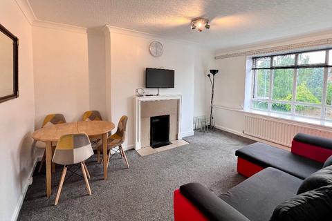 3 bedroom apartment to rent, Mapesbury Road, London