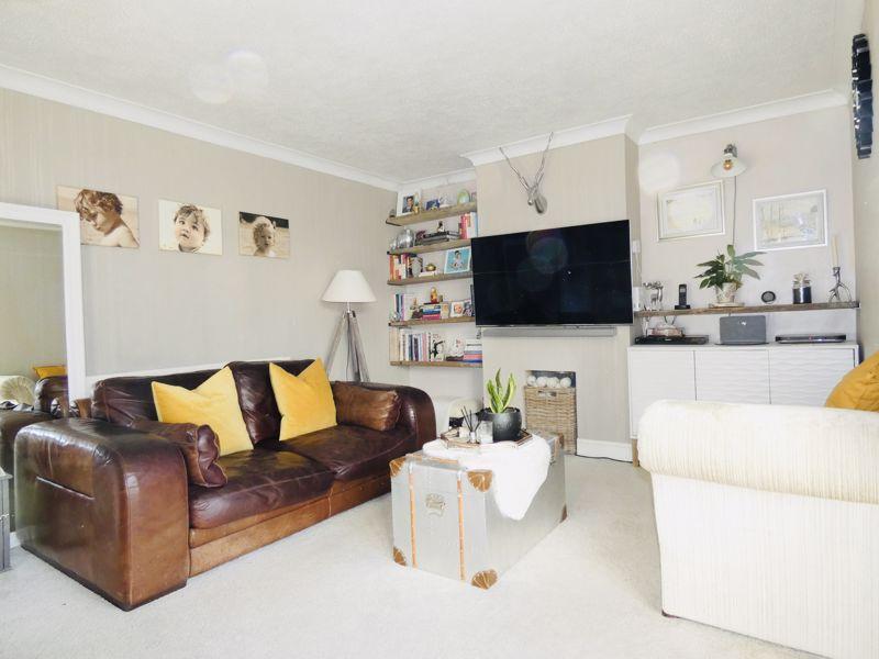 Lakeside, Snodland 3 bed semidetached house £289,995