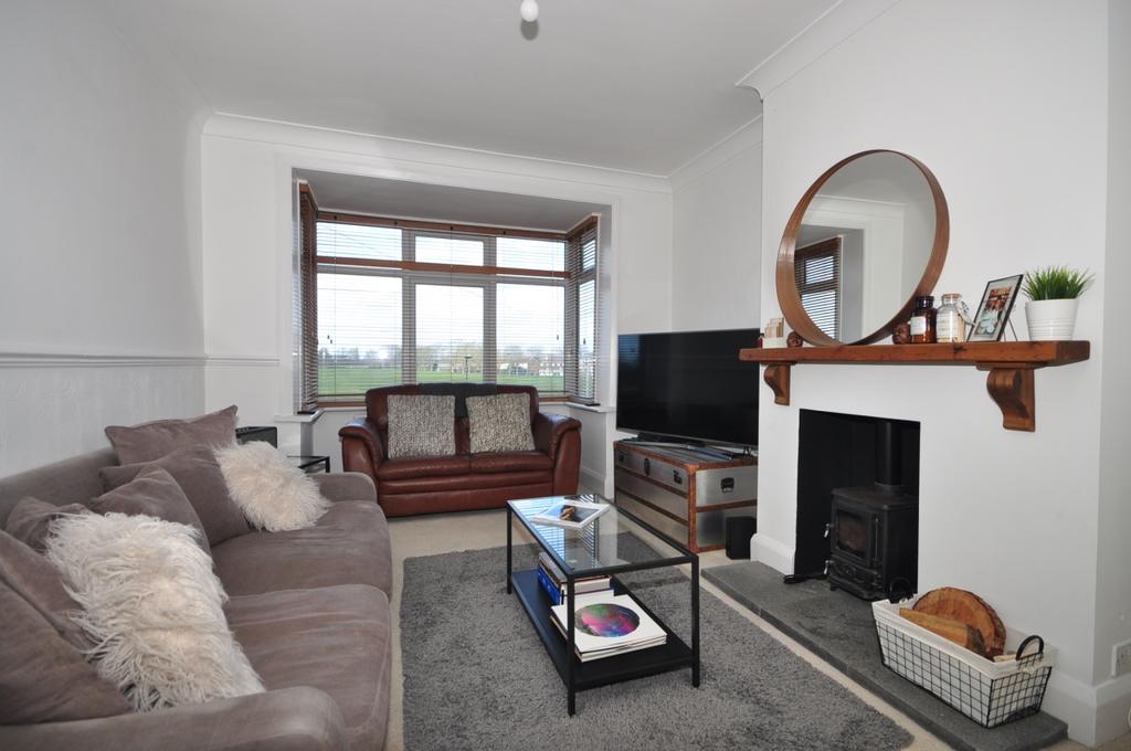 Northern Parade Portsmouth PO2 2 bed flat £750 pcm (£173 pw)