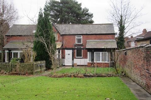 2 bedroom semi-detached house to rent, The Coach House, 219 Upper Chorlton Road, Whalley Range, Manchester. M16 0DE