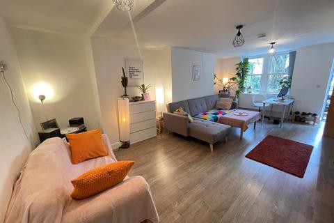 2 bedroom apartment to rent, Spring Road, Leeds, West Yorkshire, LS6