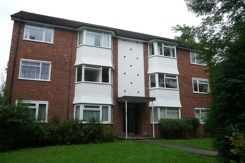 3 bedroom flat to rent, Pendlebury Court, Cranes Park, Surbiton KT5