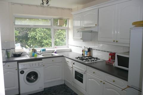 3 bedroom flat to rent, Pendlebury Court, Cranes Park, Surbiton KT5