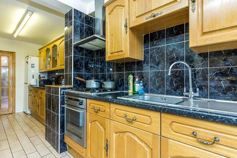 3 bedroom end of terrace house for sale, Colton Gardens, London, N17