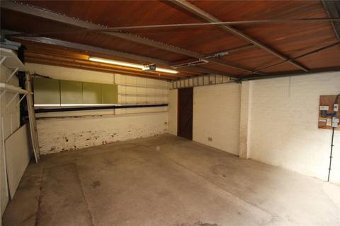 Garage to rent, Palmerston Place Lane, Edinburgh, Midlothian