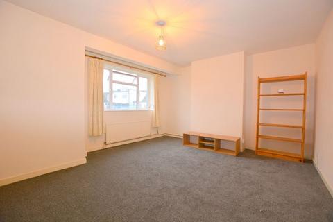 2 bedroom maisonette to rent, Woodridings Close, Hatch End