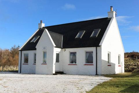 3 bedroom detached house for sale - 18 Dunhallin, Waternish IV55