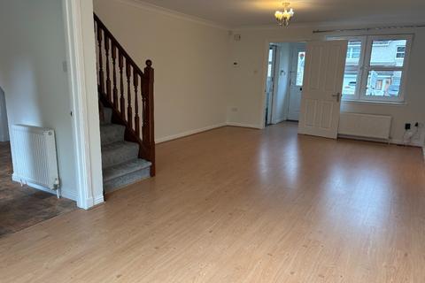 3 bedroom semi-detached house to rent, Fernieside Place, Gilmerton, Edinburgh, EH17