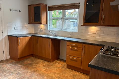 3 bedroom semi-detached house to rent, Fernieside Place, Gilmerton, Edinburgh, EH17