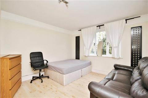 1 bedroom detached house to rent, Aldershot Road, Guildford, Surrey, GU2