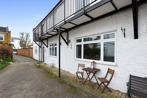 1 bedroom ground floor flat for sale, Warfield Yard, Kensal Green, London NW10