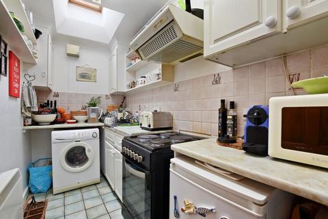 1 bedroom ground floor flat for sale, Warfield Yard, Kensal Green, London NW10