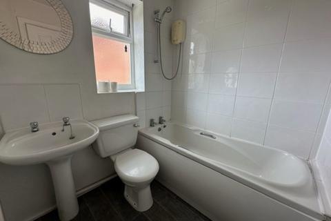 2 bedroom semi-detached house to rent, Orrin Close, Woodthorpe