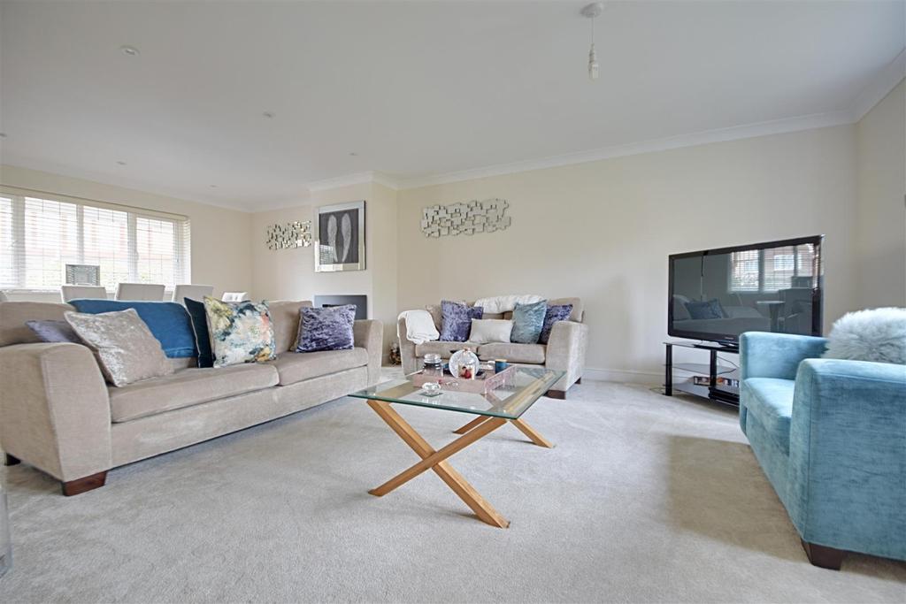 Campkin Gardens, St Leonards on Sea 4 bed detached house for sale £