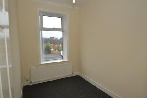 2 bedroom ground floor flat to rent, Overhill Terrace, Gateshead, NE8