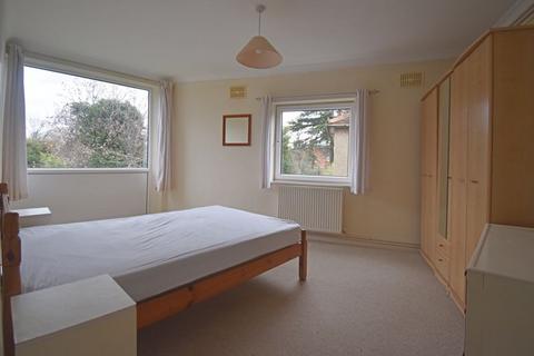 2 bedroom apartment to rent, 71a Hamilton Road, Reading RG1