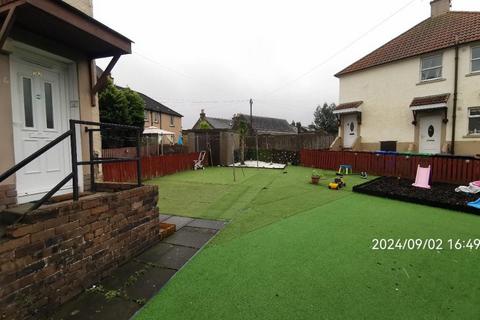 2 bedroom flat to rent, Thornhill Drive, Kirkcaldy, KY2