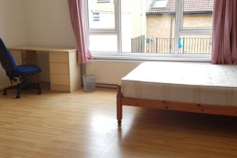 5 bedroom house share to rent - CENTURION CLOSE