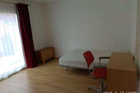 3 bedroom house share to rent, CORPORATION STREET