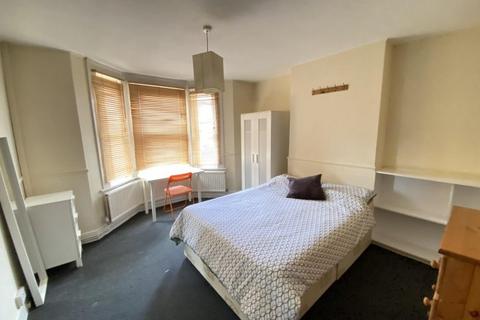 6 bedroom house share to rent, Miles Road